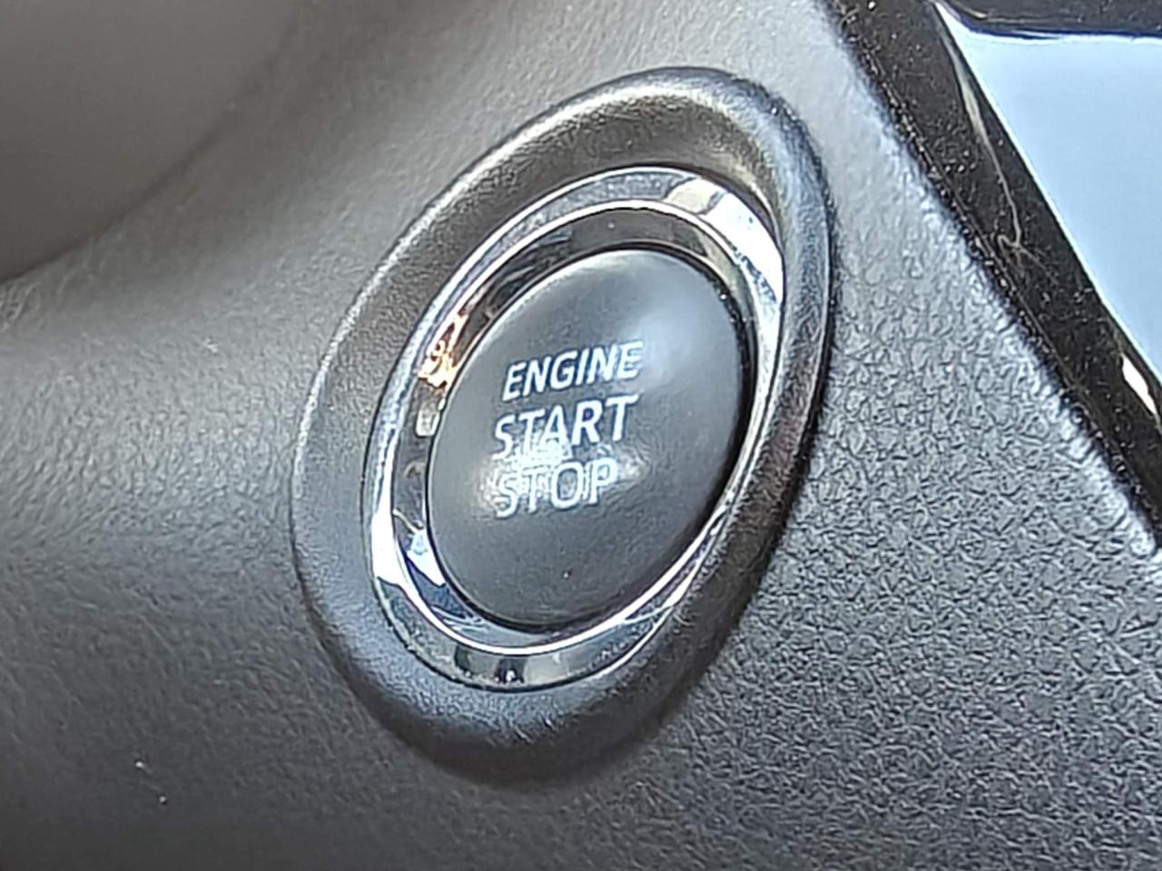 2018 Toyota C-HR XLE 4dr Front-Wheel Drive Sport Utility Photo