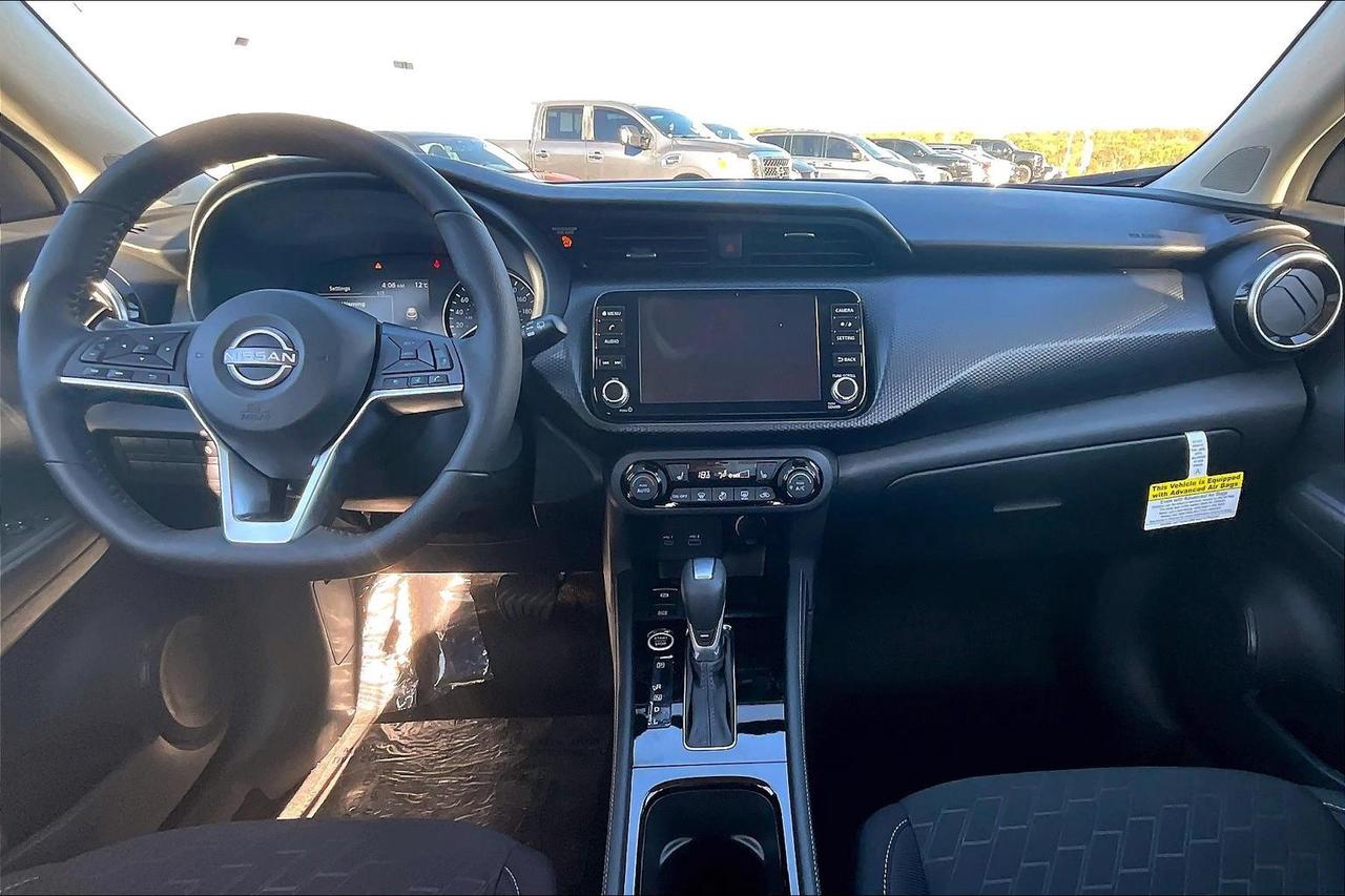 2025 Nissan Kicks Play SV 4dr Front-Wheel Drive Photo