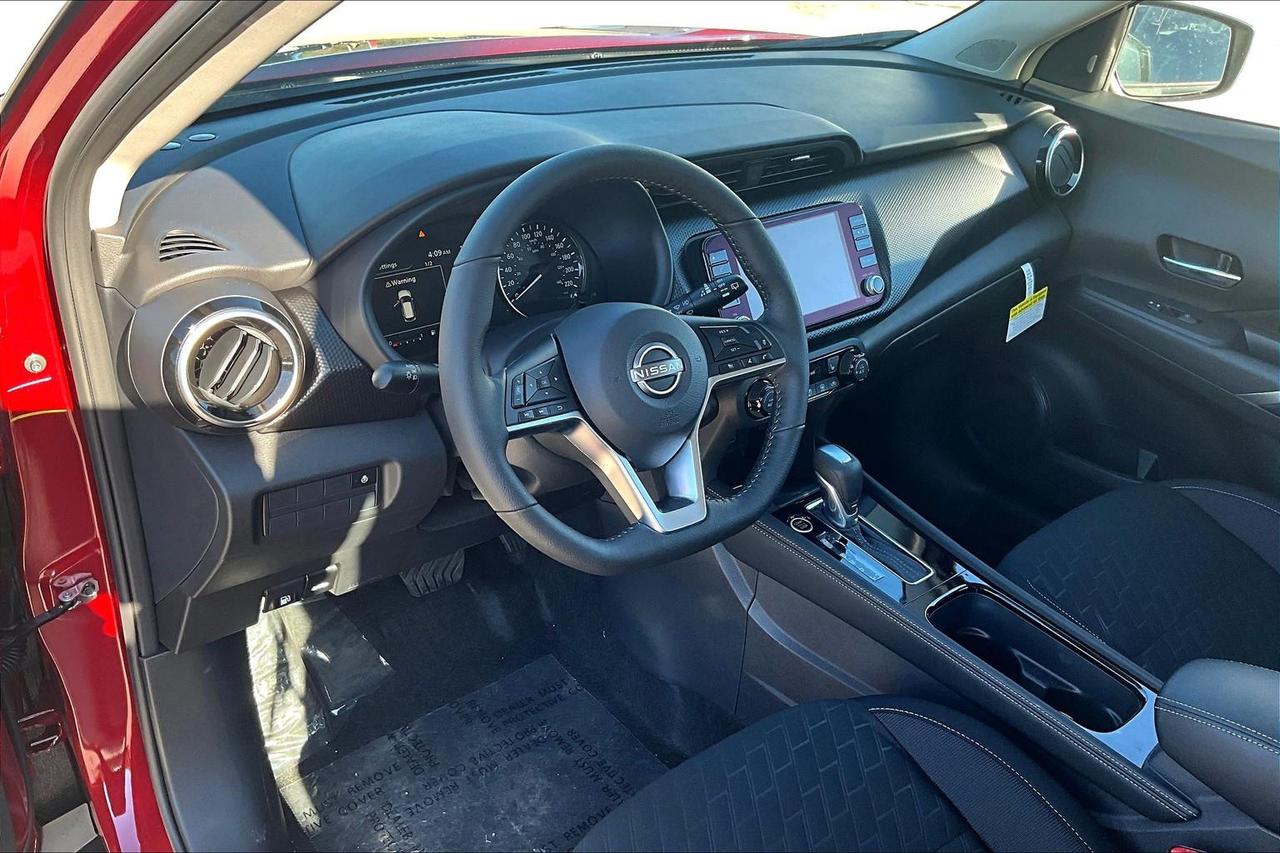 2025 Nissan Kicks Play SV 4dr Front-Wheel Drive Photo