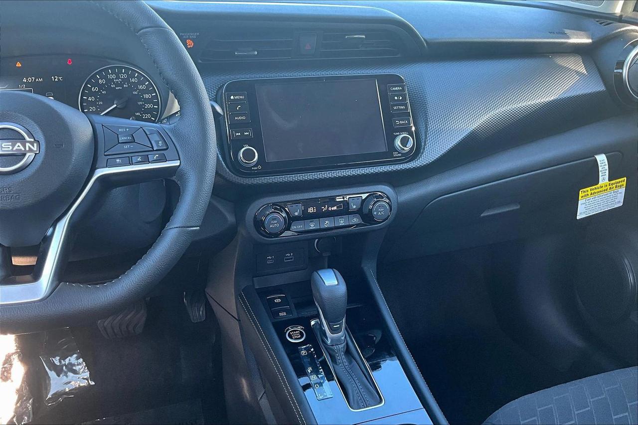 2025 Nissan Kicks Play SV 4dr Front-Wheel Drive Photo