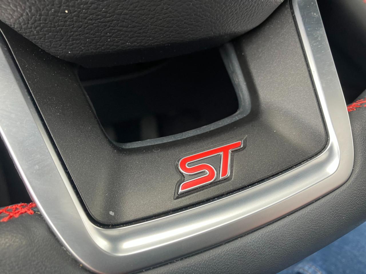 2025 Ford Explorer ST 4dr 4x4 Photo