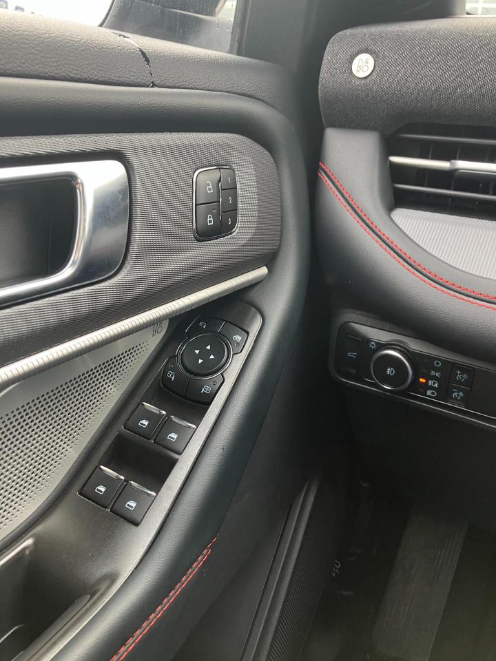 2025 Ford Explorer ST 4dr 4x4 Photo