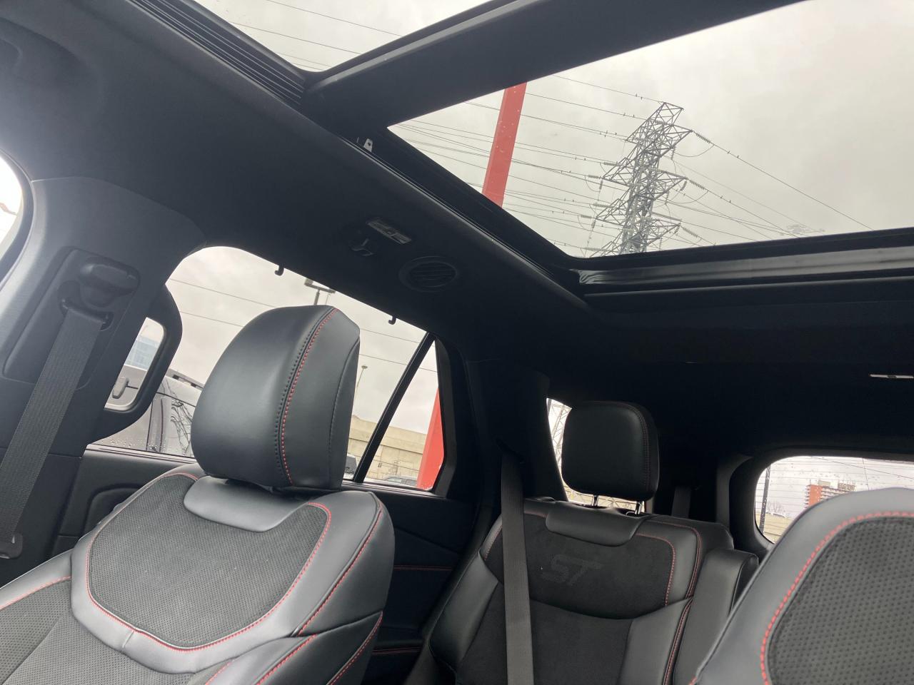 2025 Ford Explorer ST 4dr 4x4 Photo