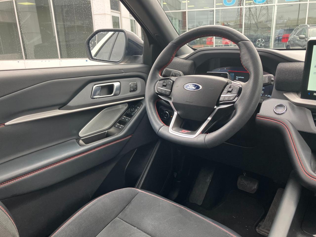2025 Ford Explorer ST 4dr 4x4 Photo