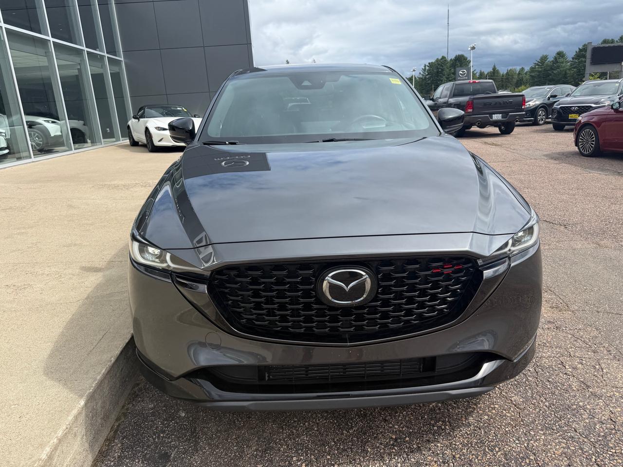 2022 Mazda CX-5 Sport Design w/Turbo 4dr i-ACTIV All-Wheel Drive Sport Utility Photo4