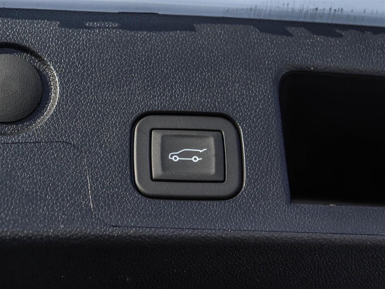 2026 GMC Terrain AWD AT4 Photo