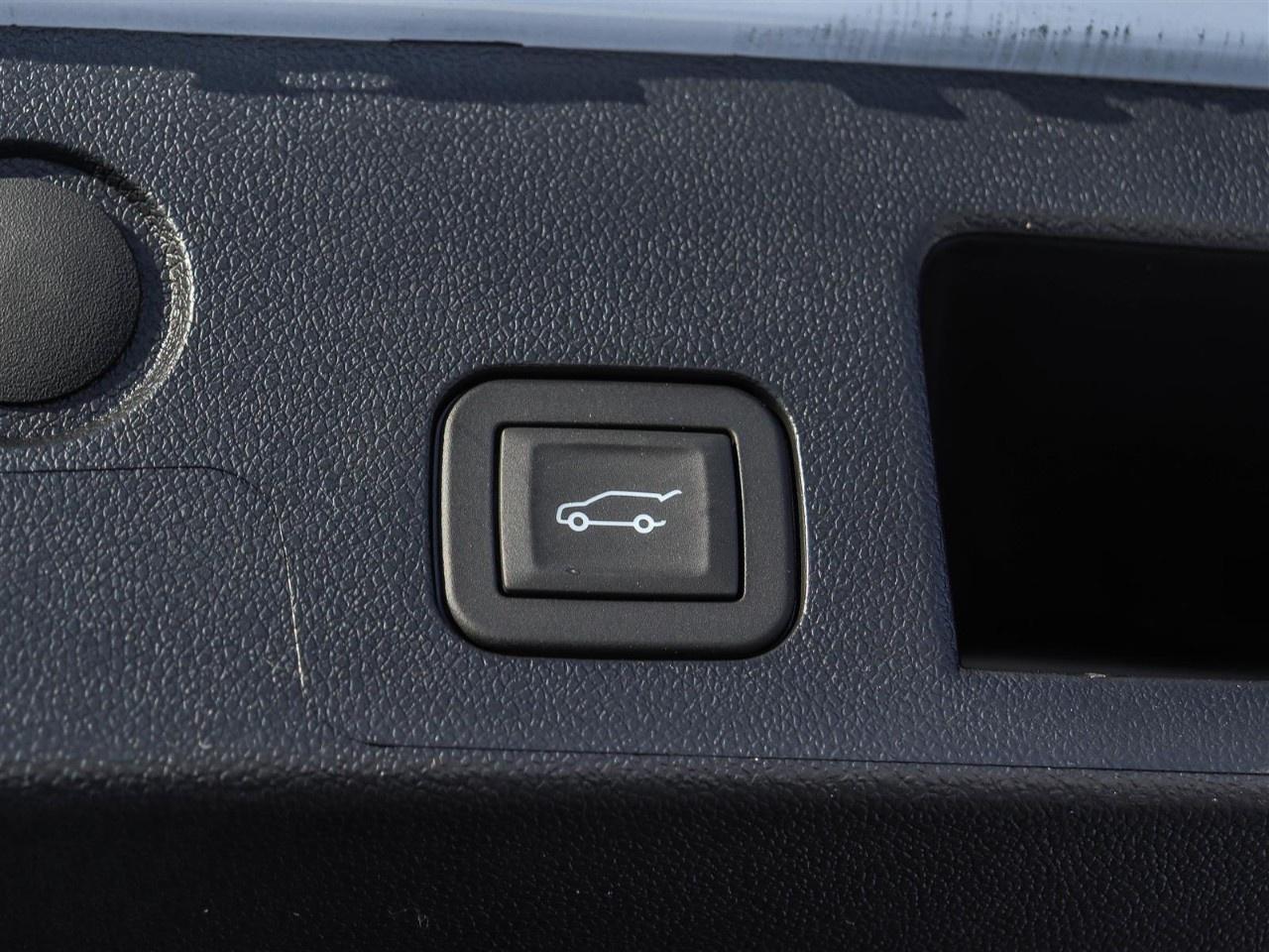 2026 GMC Terrain AWD AT4 Photo