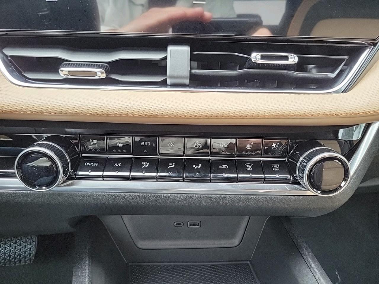 2026 Chevrolet Equinox ACTIV 4dr All-Wheel Drive Photo