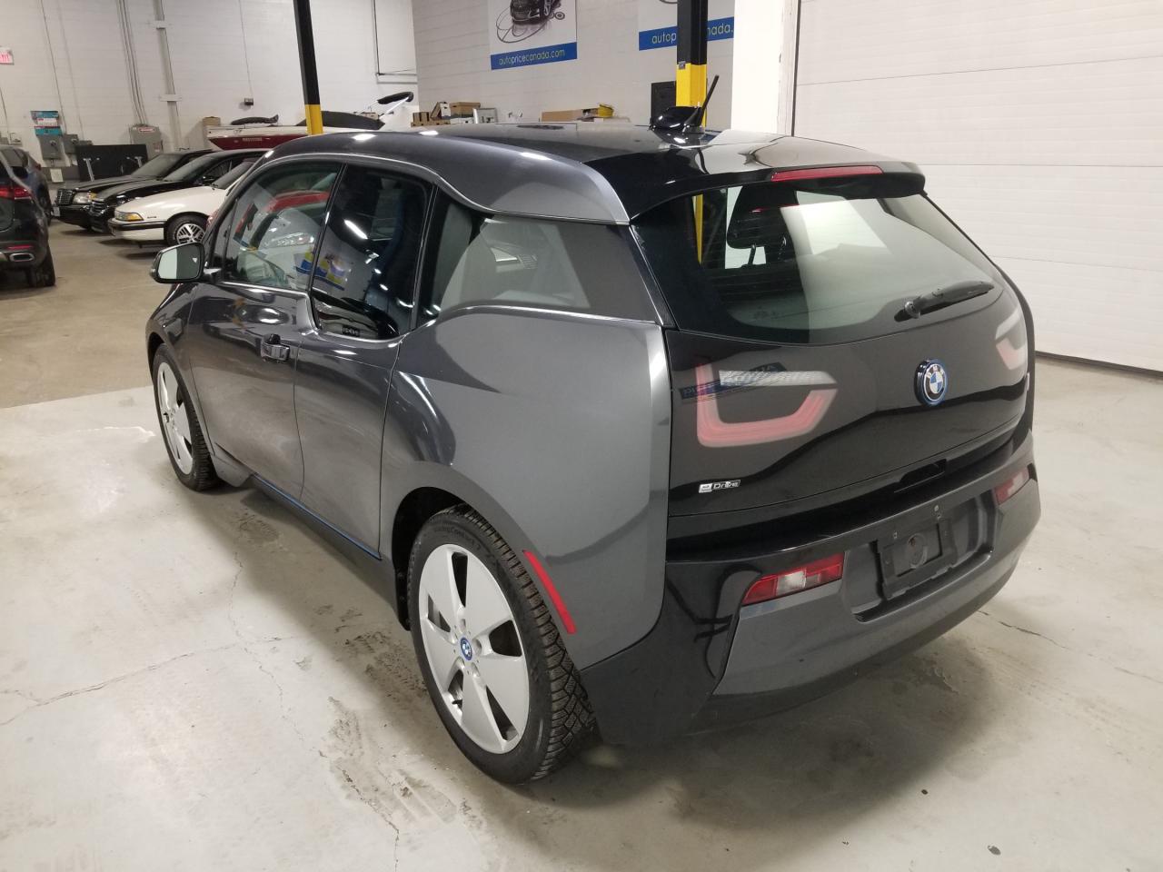 2017 BMW i3 Base w/Range Extender 4dr Rear-Wheel Drive Hatchback Photo
