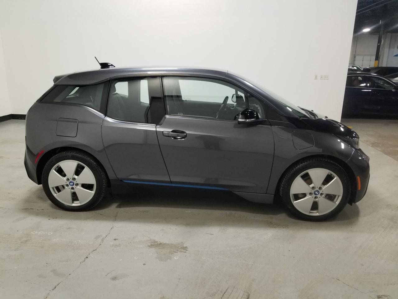2017 BMW i3 Base w/Range Extender 4dr Rear-Wheel Drive Hatchback Photo