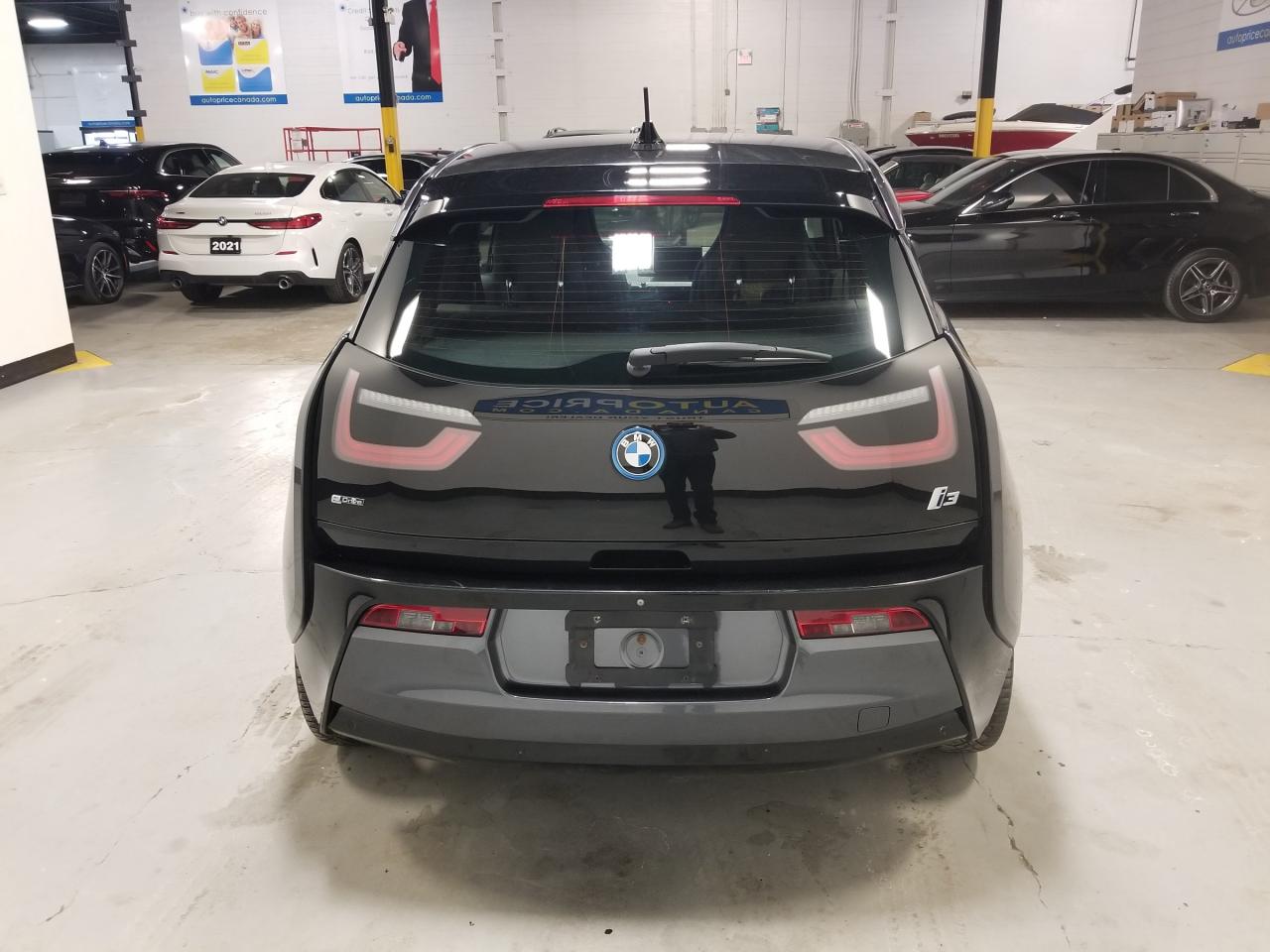 2017 BMW i3 Base w/Range Extender 4dr Rear-Wheel Drive Hatchback Photo