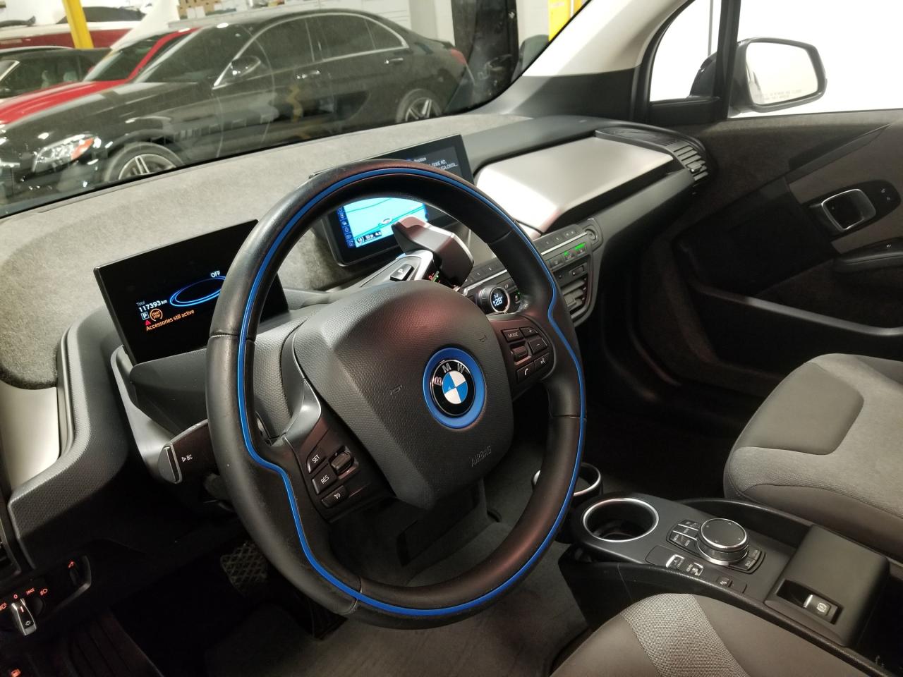 2017 BMW i3 Base w/Range Extender 4dr Rear-Wheel Drive Hatchback Photo