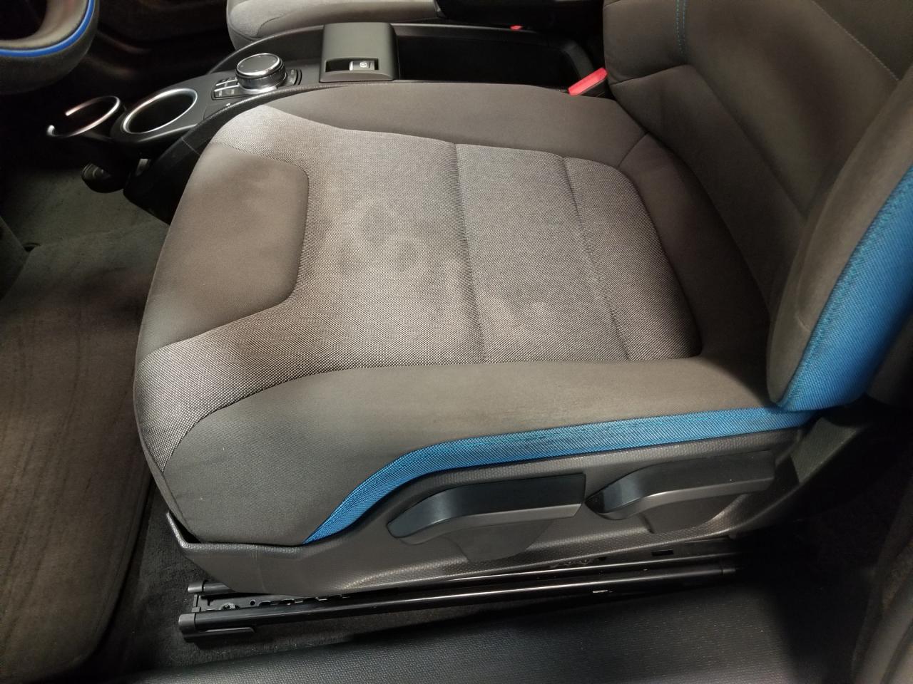 2017 BMW i3 Base w/Range Extender 4dr Rear-Wheel Drive Hatchback Photo