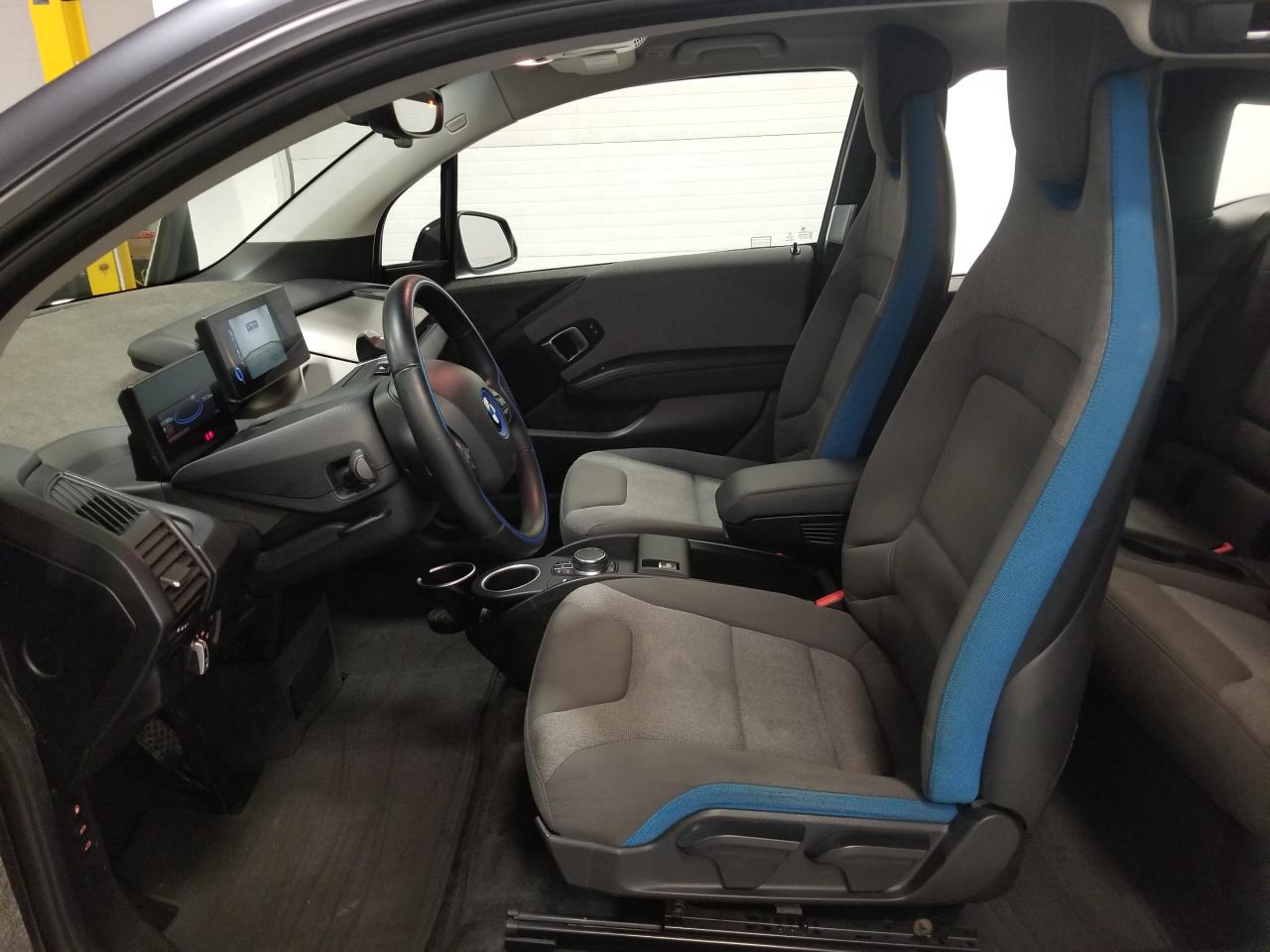 2017 BMW i3 Base w/Range Extender 4dr Rear-Wheel Drive Hatchback Photo