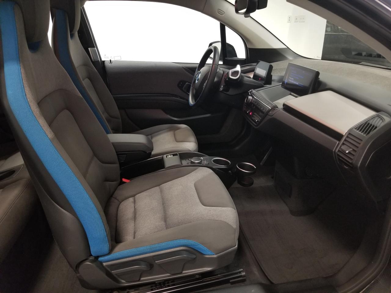 2017 BMW i3 Base w/Range Extender 4dr Rear-Wheel Drive Hatchback Photo