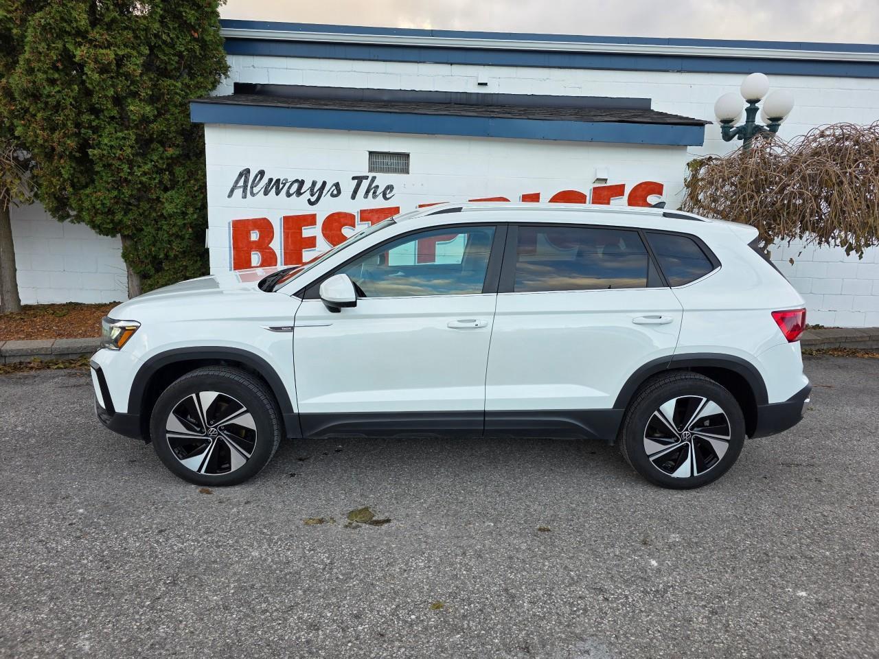 2024 Volkswagen Taos Comfortline 4dr All-Wheel Drive 4MOTION Photo