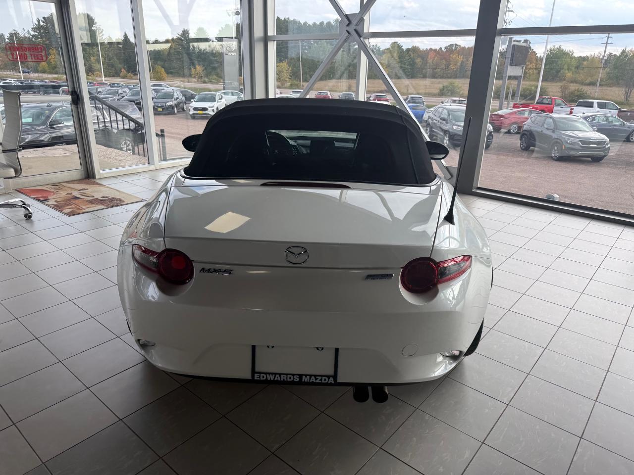 2018 Mazda MX-5 GS (M6) 2dr Convertible Photo3