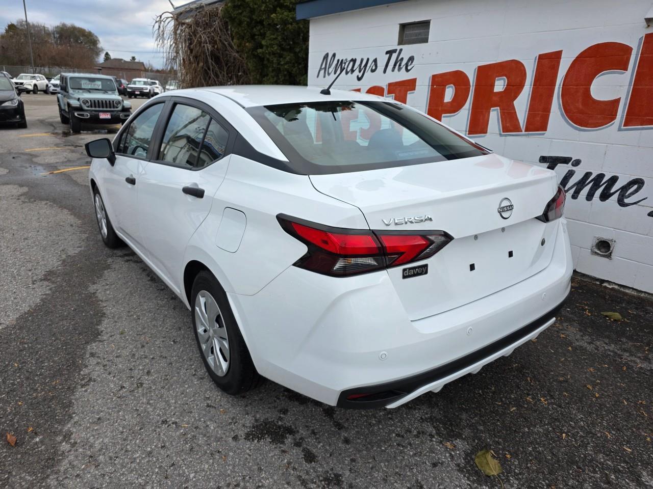 2023 Nissan Versa S 4DR SEDAN Photo