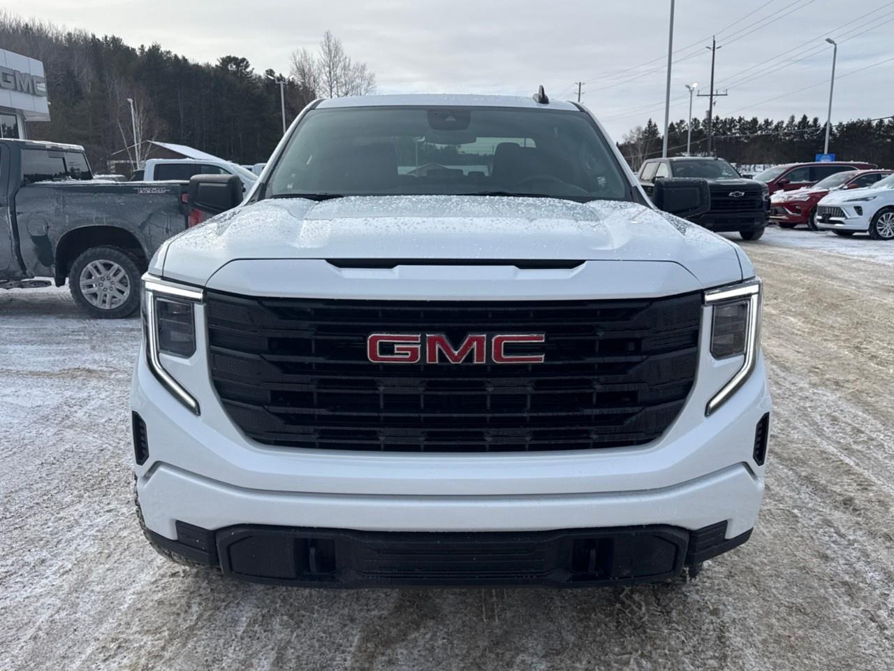 2026 GMC Sierra 1500 Crew Cab Short Box 4-Wheel Drive Pro Photo