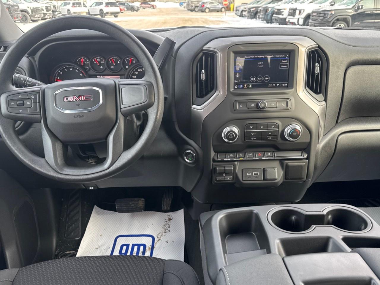 2026 GMC Sierra 1500 Crew Cab Short Box 4-Wheel Drive Pro Photo