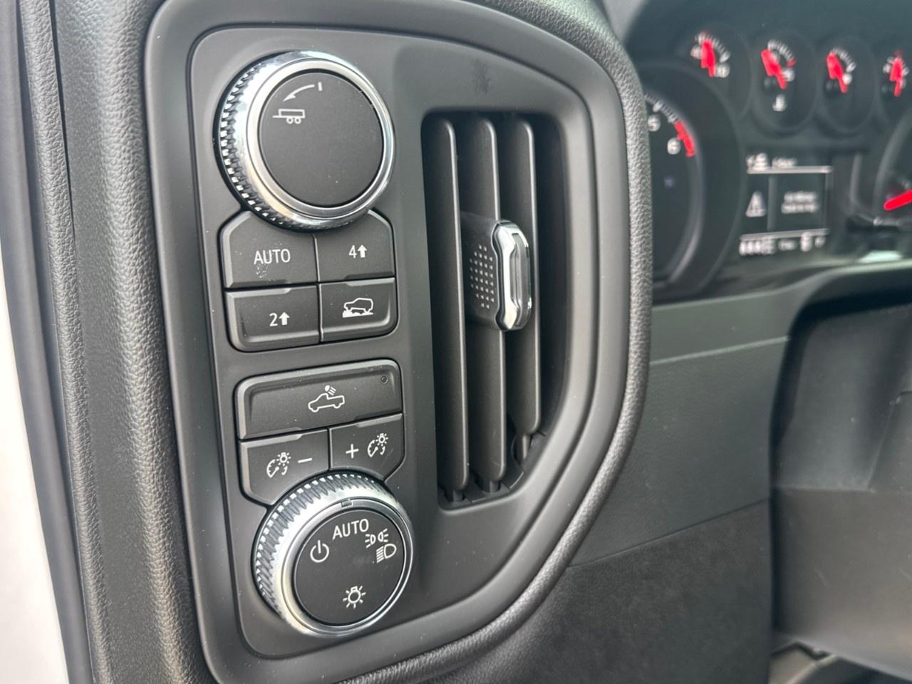 2026 GMC Sierra 1500 Crew Cab Short Box 4-Wheel Drive Pro Photo