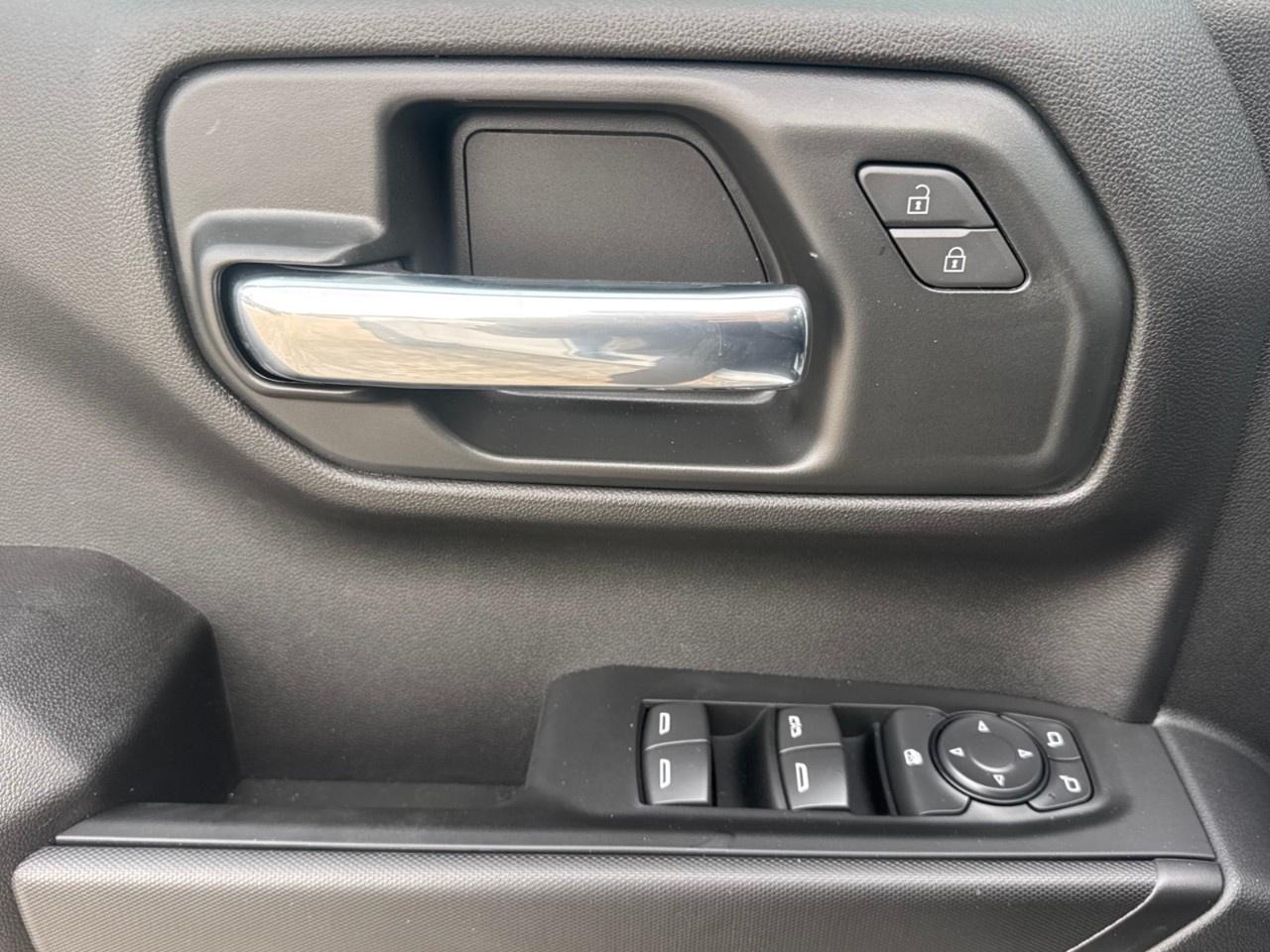 2026 GMC Sierra 1500 Crew Cab Short Box 4-Wheel Drive Pro Photo