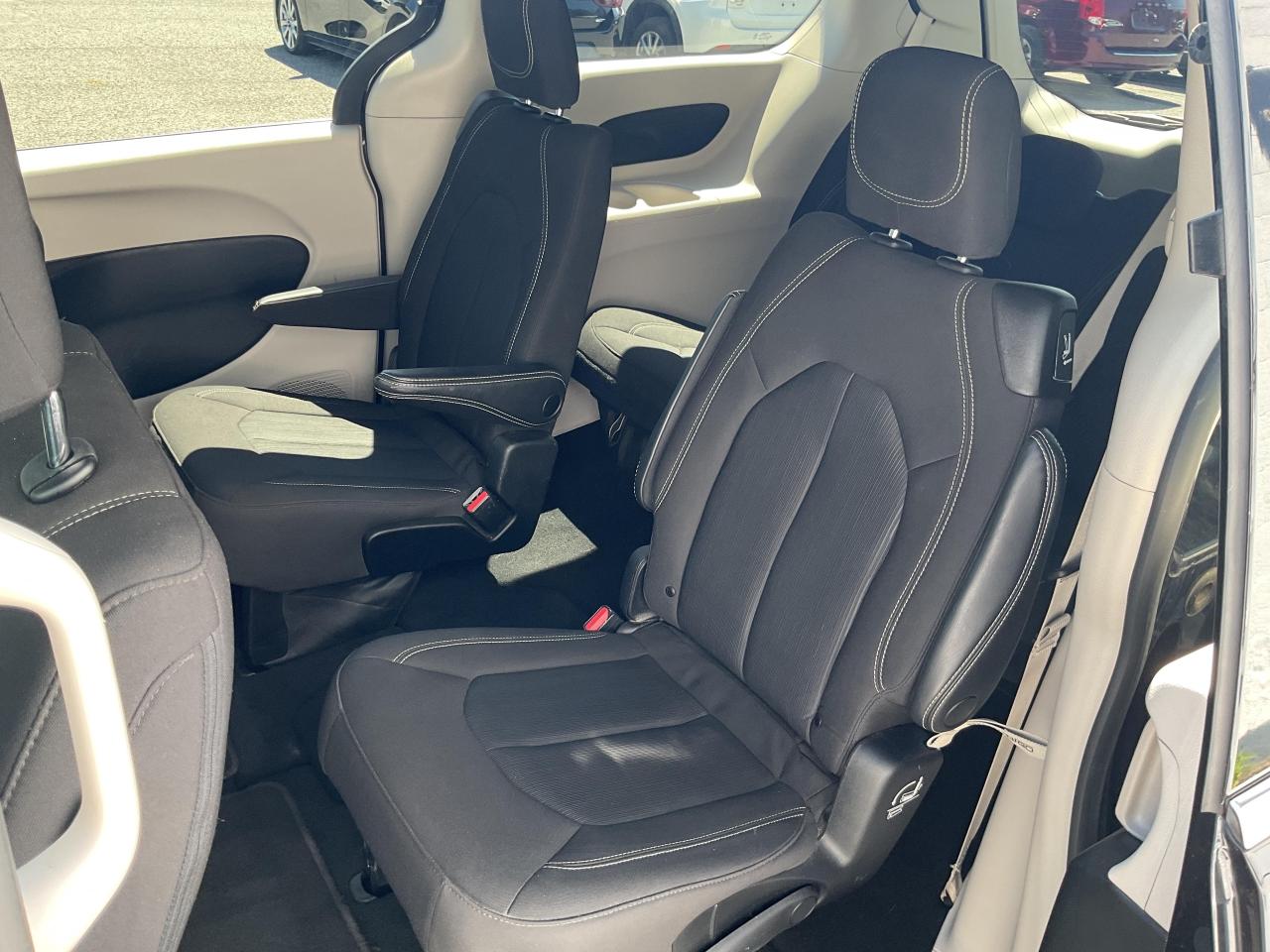 2023 Chrysler Grand Caravan SXT Front-Wheel Drive Passenger Van Photo