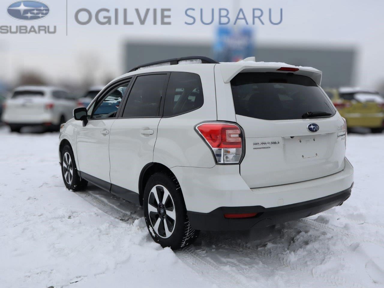 2017 Subaru Forester 2.5i Touring w/Technology Package Option (CVT) 4dr All-Wheel Drive Photo