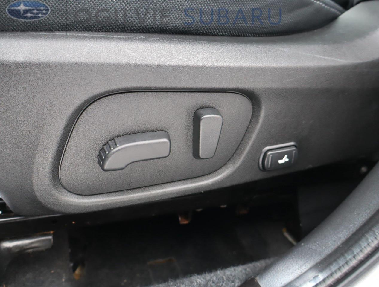 2017 Subaru Forester 2.5i Touring w/Technology Package Option (CVT) 4dr All-Wheel Drive Photo