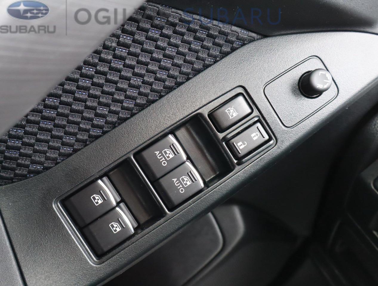 2017 Subaru Forester 2.5i Touring w/Technology Package Option (CVT) 4dr All-Wheel Drive Photo