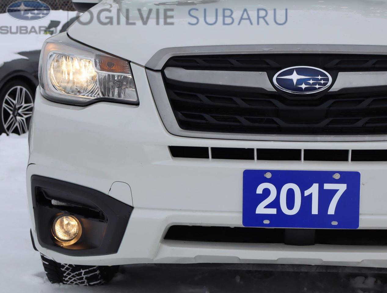 2017 Subaru Forester 2.5i Touring w/Technology Package Option (CVT) 4dr All-Wheel Drive Photo