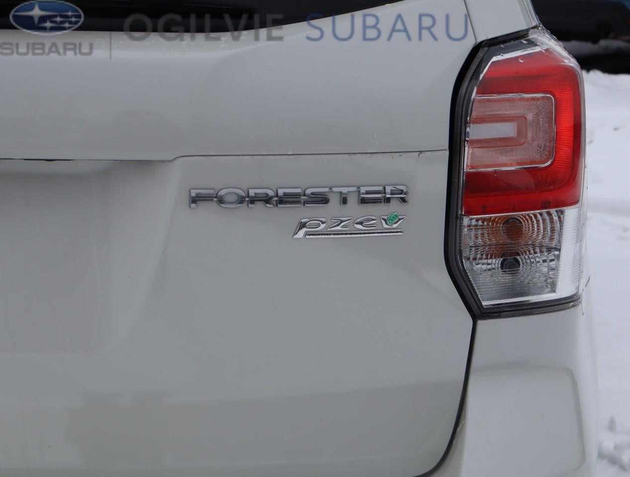 2017 Subaru Forester 2.5i Touring w/Technology Package Option (CVT) 4dr All-Wheel Drive Photo