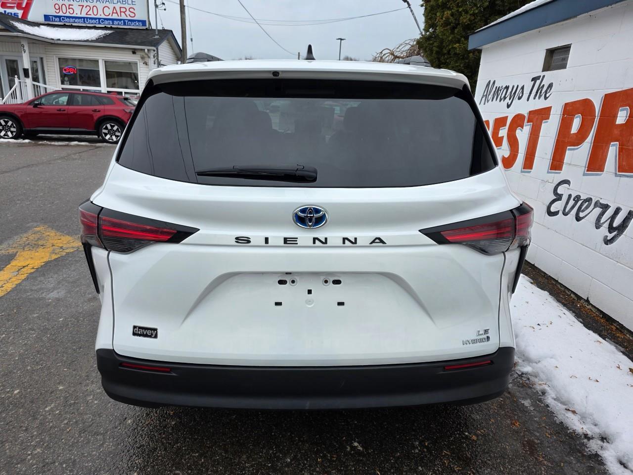 2022 Toyota Sienna LE 8-Passenger 4dr Front-Wheel Drive Passenger Van Photo