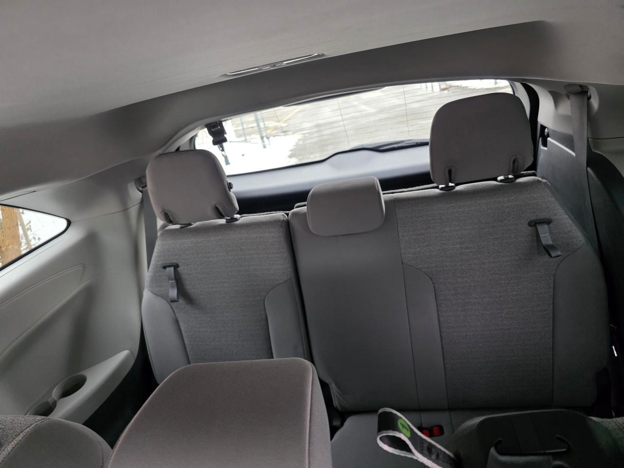 2022 Toyota Sienna LE 8-Passenger 4dr Front-Wheel Drive Passenger Van Photo