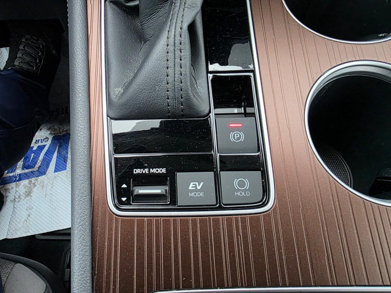 2022 Toyota Sienna LE 8-Passenger 4dr Front-Wheel Drive Passenger Van Photo