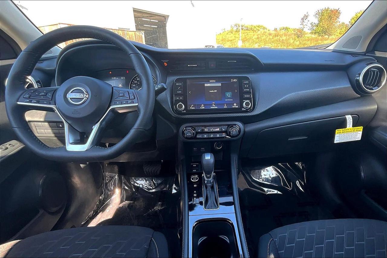 2025 Nissan Kicks Play SV 4dr Front-Wheel Drive Photo4