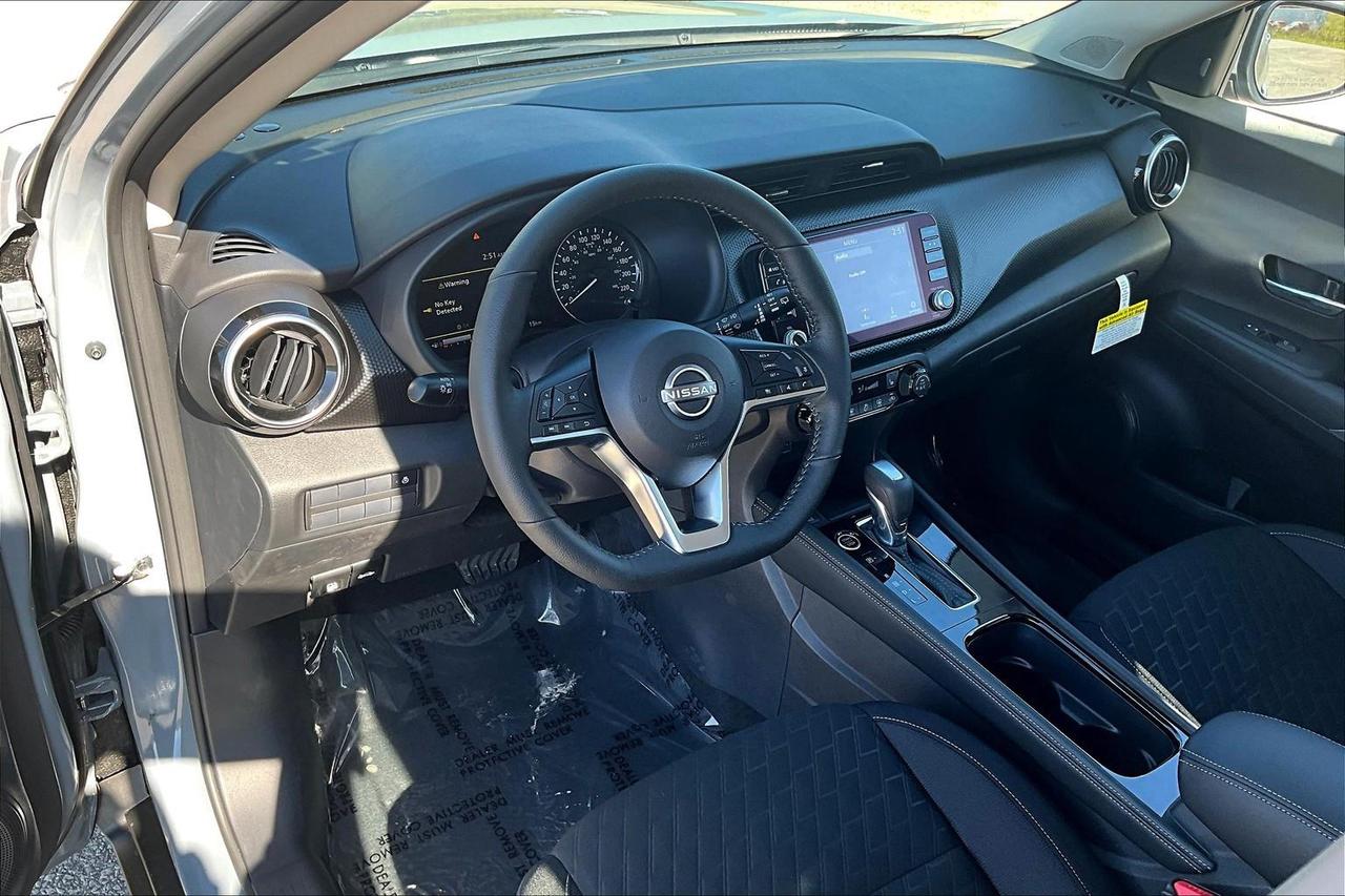 2025 Nissan Kicks Play SV 4dr Front-Wheel Drive Photo