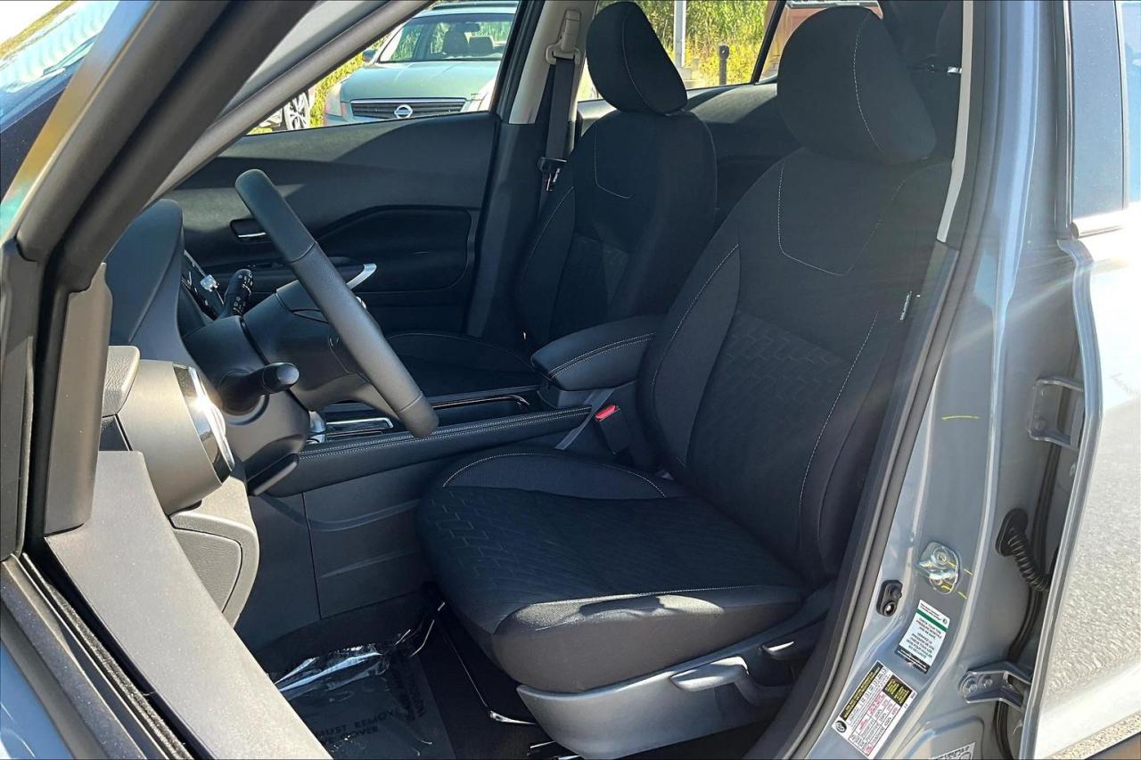 2025 Nissan Kicks Play SV 4dr Front-Wheel Drive Photo