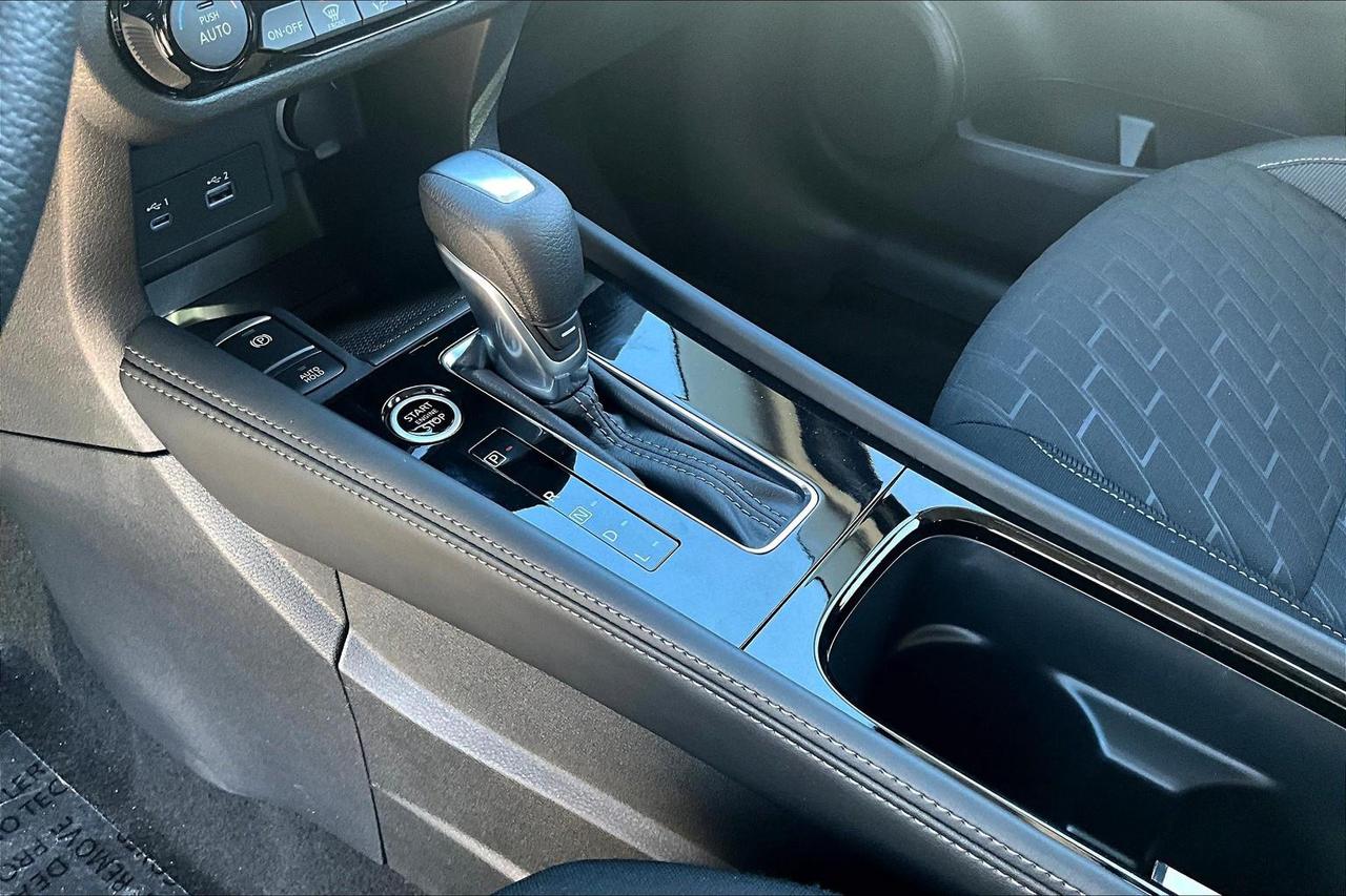 2025 Nissan Kicks Play SV 4dr Front-Wheel Drive Photo