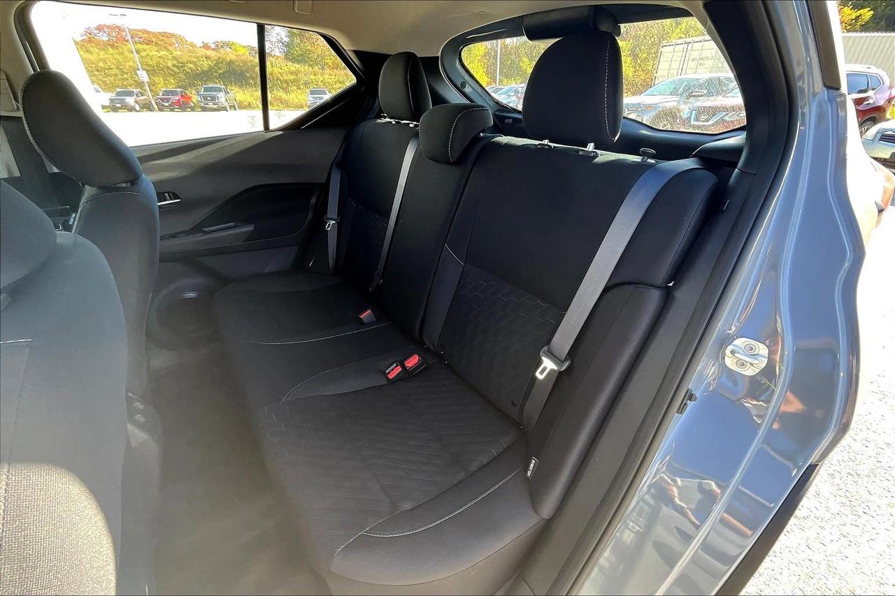 2025 Nissan Kicks Play SV 4dr Front-Wheel Drive Photo