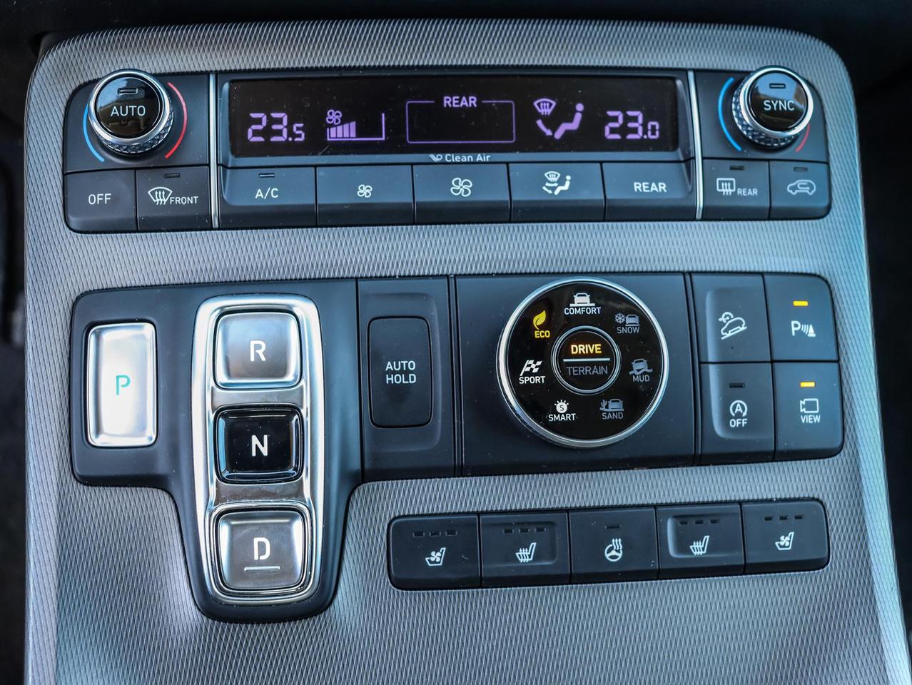 2020 Hyundai PALISADE Luxury 7 Passenger 4dr All-Wheel Drive Photo