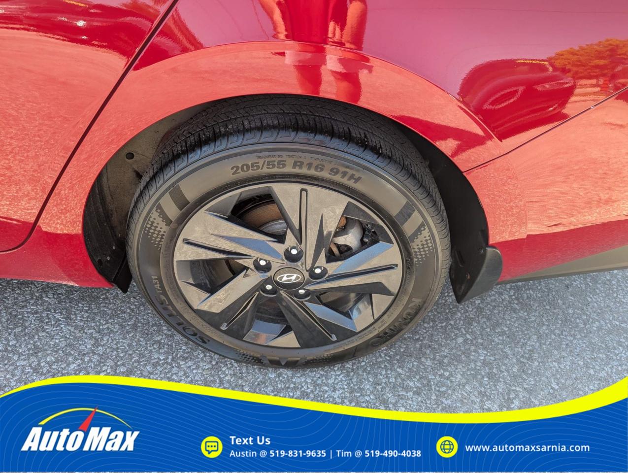 2022 Hyundai Elantra Preferred w/Sun & Tech Pkg 4dr Sedan Photo