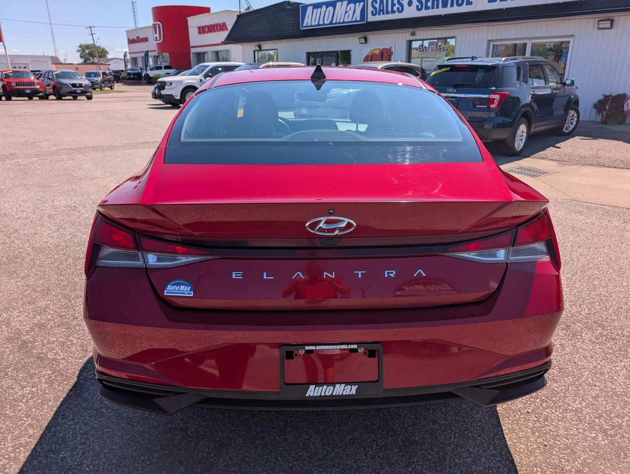 2022 Hyundai Elantra Preferred w/Sun & Tech Pkg 4dr Sedan Photo