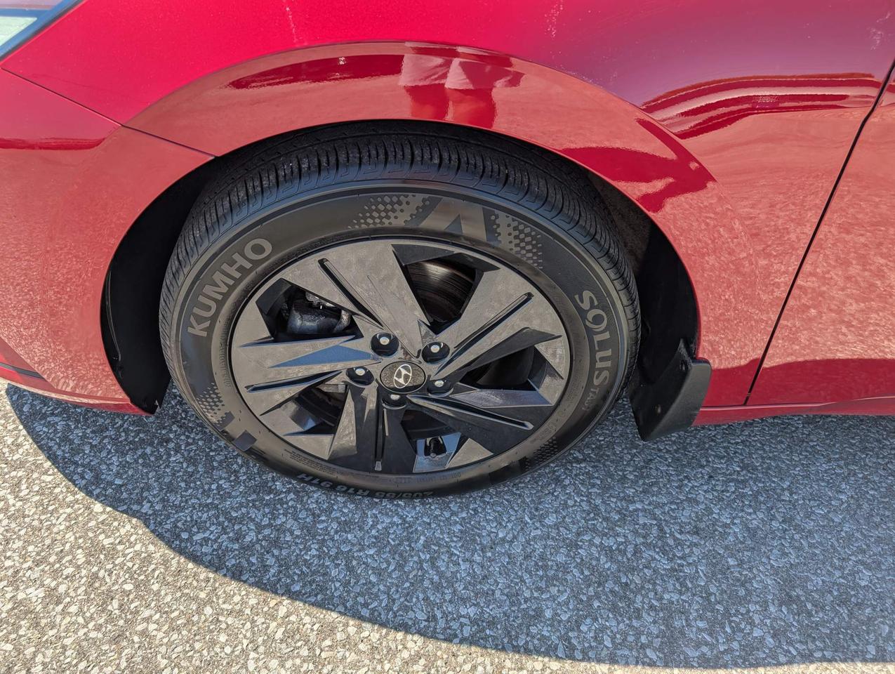 2022 Hyundai Elantra Preferred w/Sun & Tech Pkg 4dr Sedan Photo