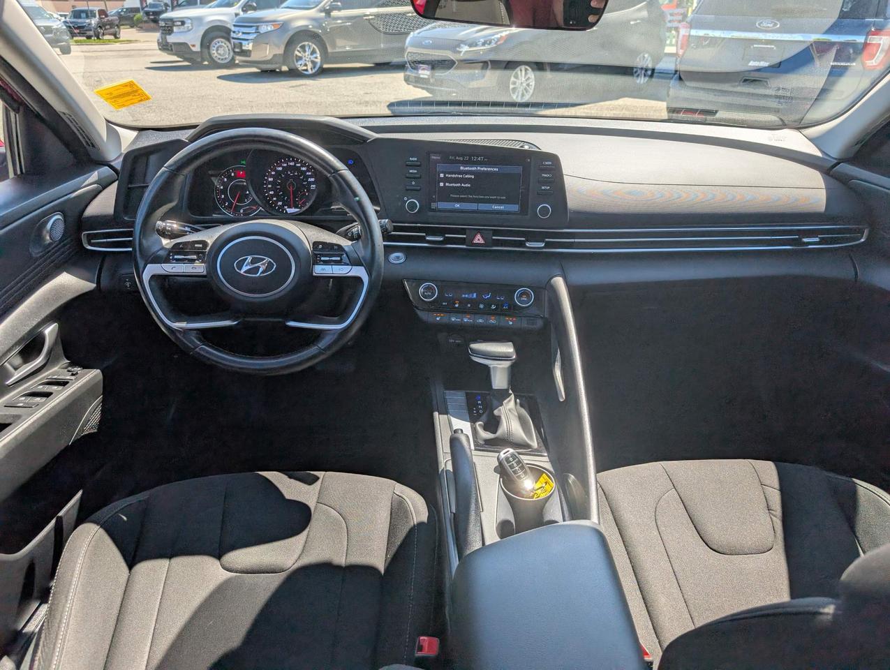 2022 Hyundai Elantra Preferred w/Sun & Tech Pkg 4dr Sedan Photo