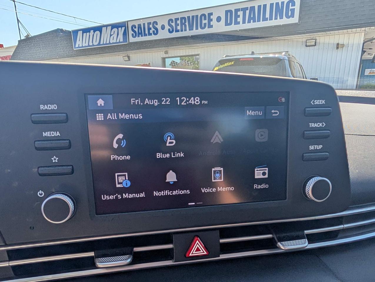 2022 Hyundai Elantra Preferred w/Sun & Tech Pkg 4dr Sedan Photo