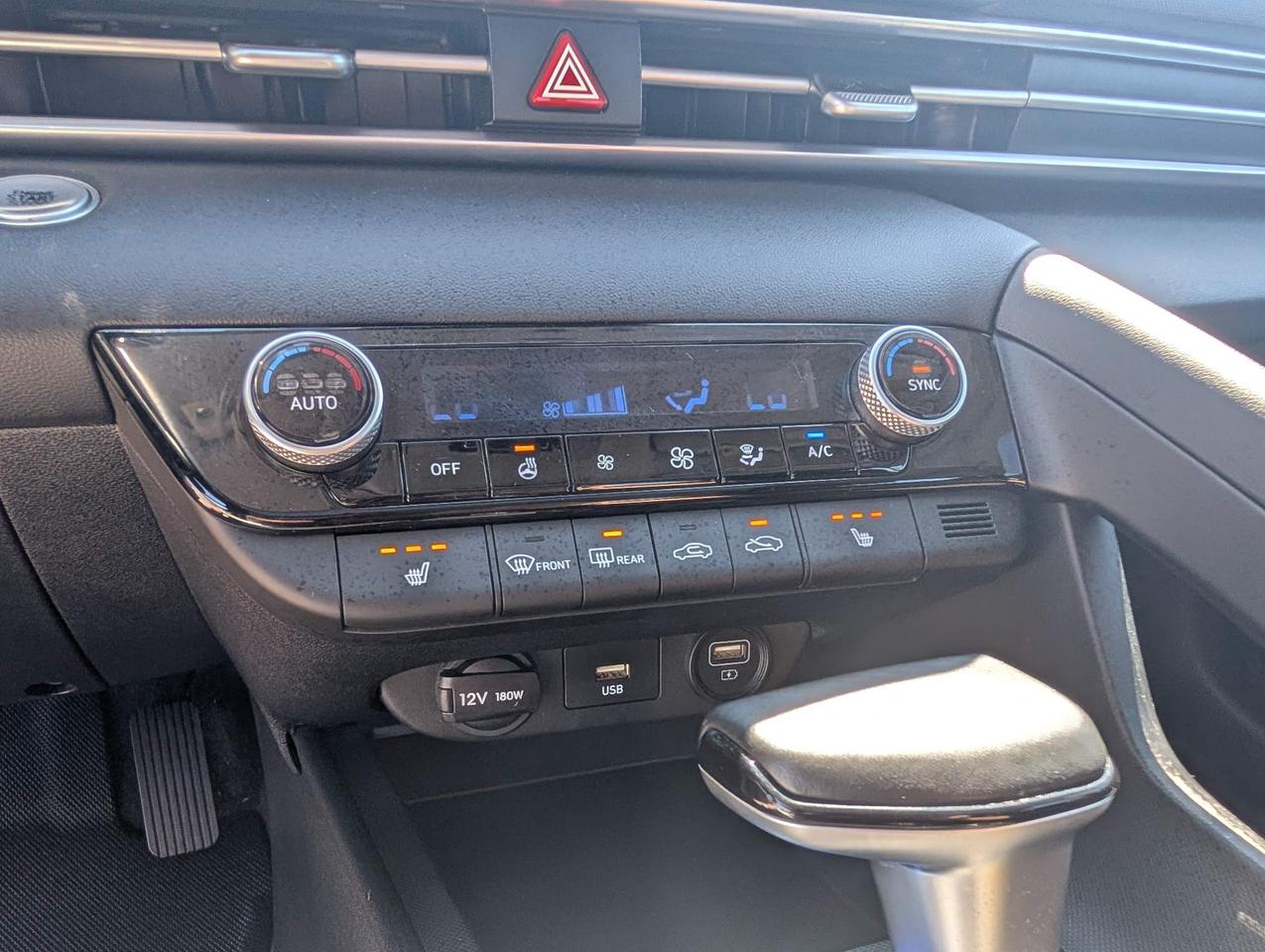2022 Hyundai Elantra Preferred w/Sun & Tech Pkg 4dr Sedan Photo