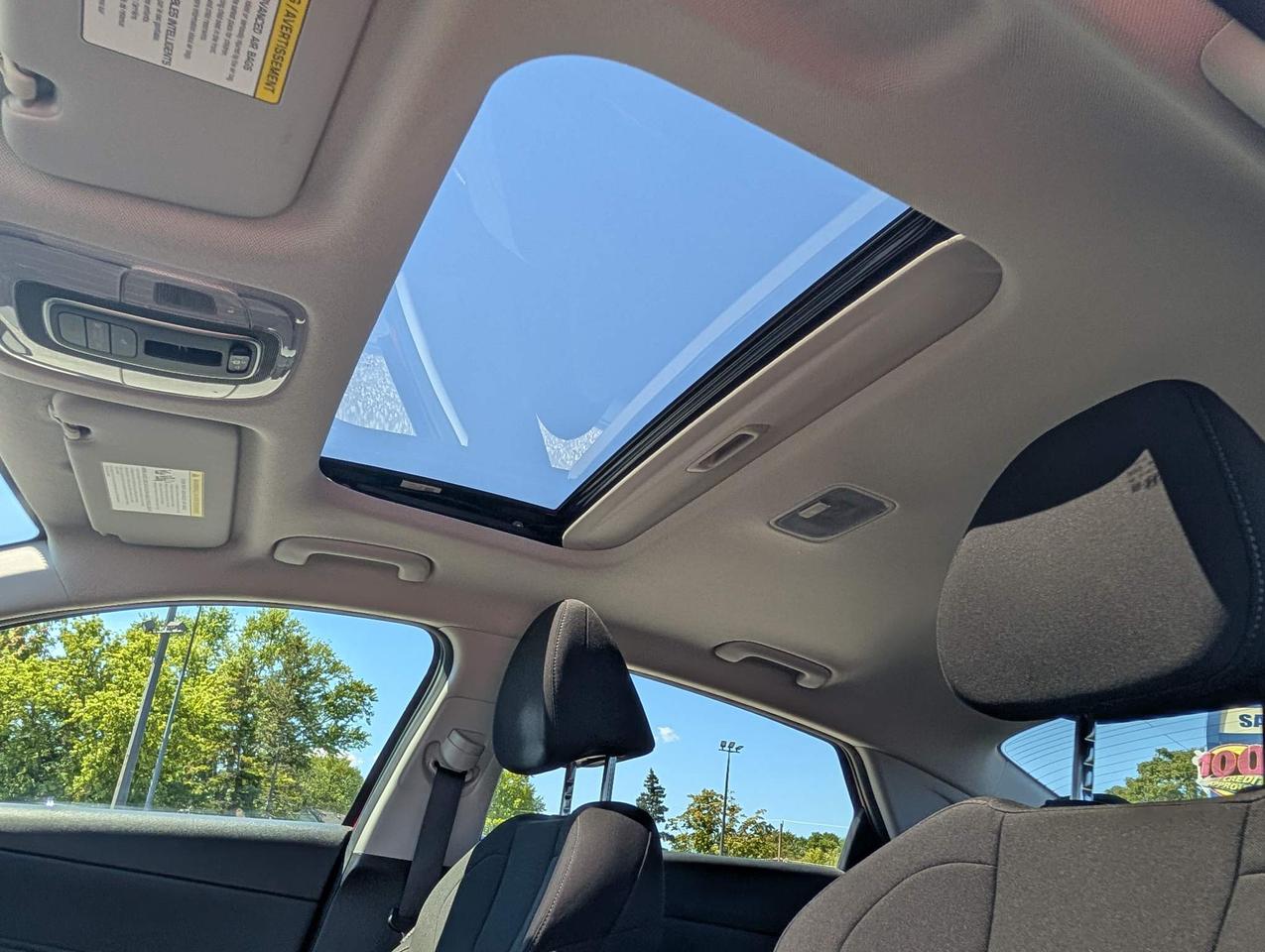 2022 Hyundai Elantra Preferred w/Sun & Tech Pkg 4dr Sedan Photo