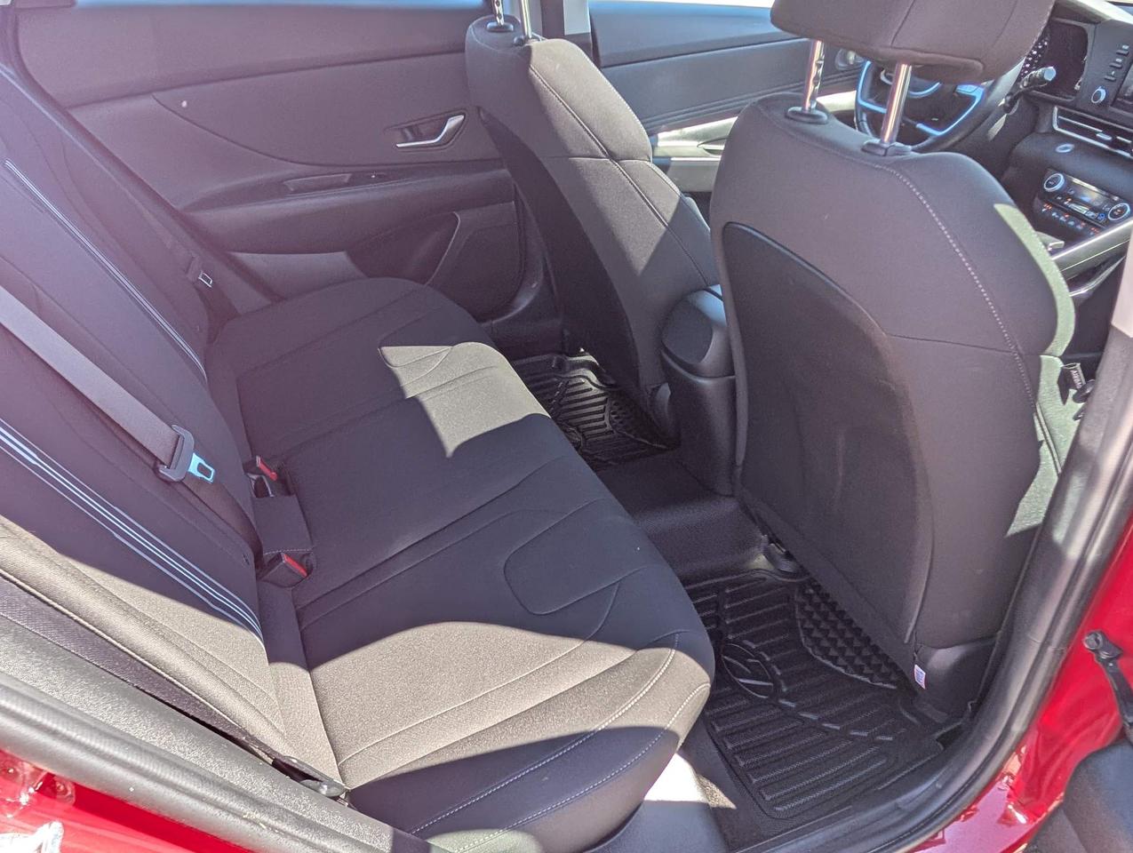 2022 Hyundai Elantra Preferred w/Sun & Tech Pkg 4dr Sedan Photo