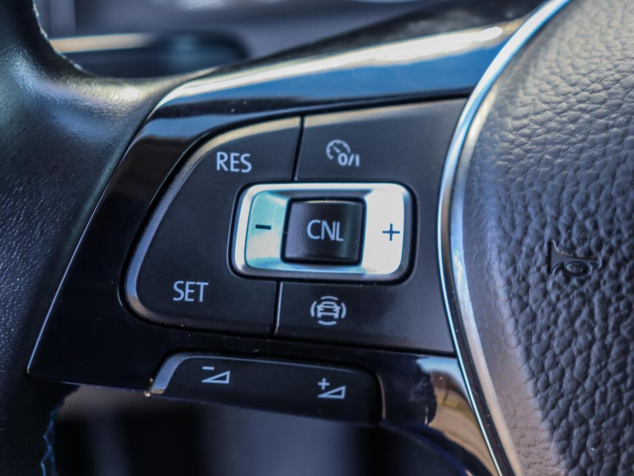 2019 Volkswagen e-Golf Comfortline 4dr Hatchback Photo